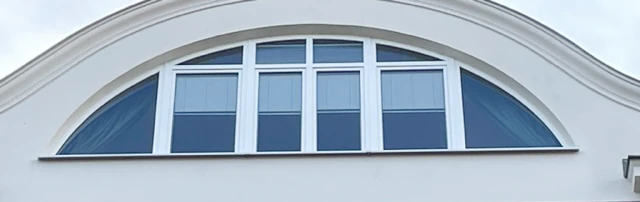 Ladeneingangstür mit Oberlicht und Festverglasung in Spandau